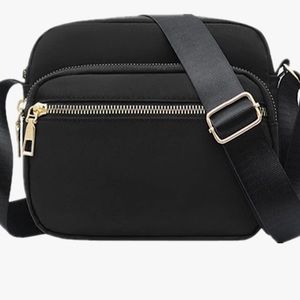 🆕 Crossbody bag nylon with gold zippers!!